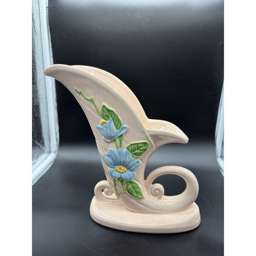 Hull Art Pottery Magnolia Cornucopia Vase Pink Blue Flower H-10-8.5 Vintage USA